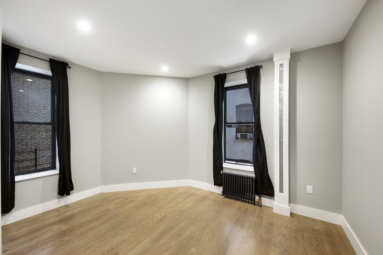  #725: West Harlem - Queen Bedroom B  -  #725: West Harlem  - Gallery -  8