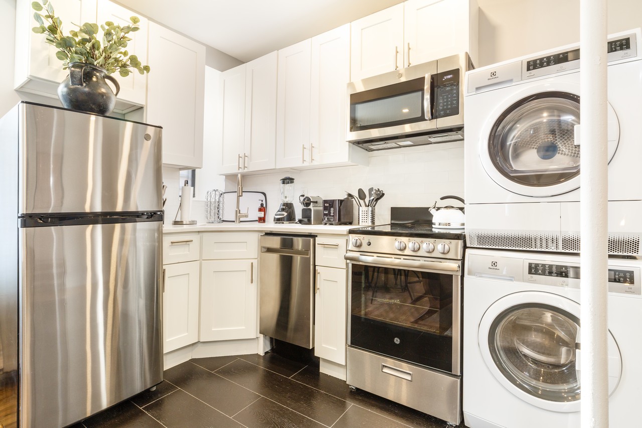 #324: Morningside Heights - Full Bedroom C - #324: Morningside Heights - Gallery - 7