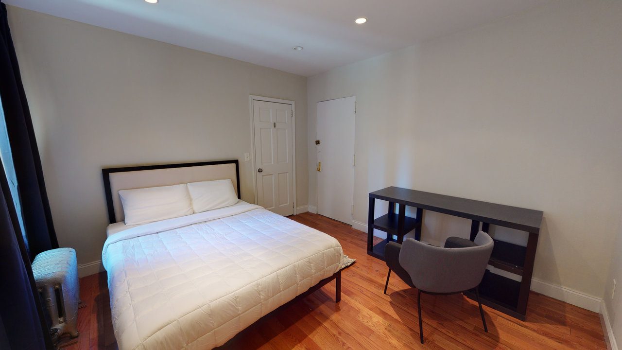 #705: East Harlem - Queen Bedroom A - 14
