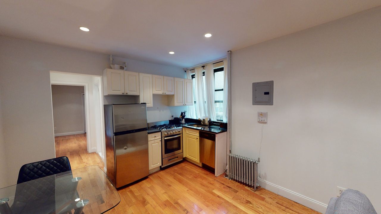 #705: East Harlem - Queen Bedroom B - 6