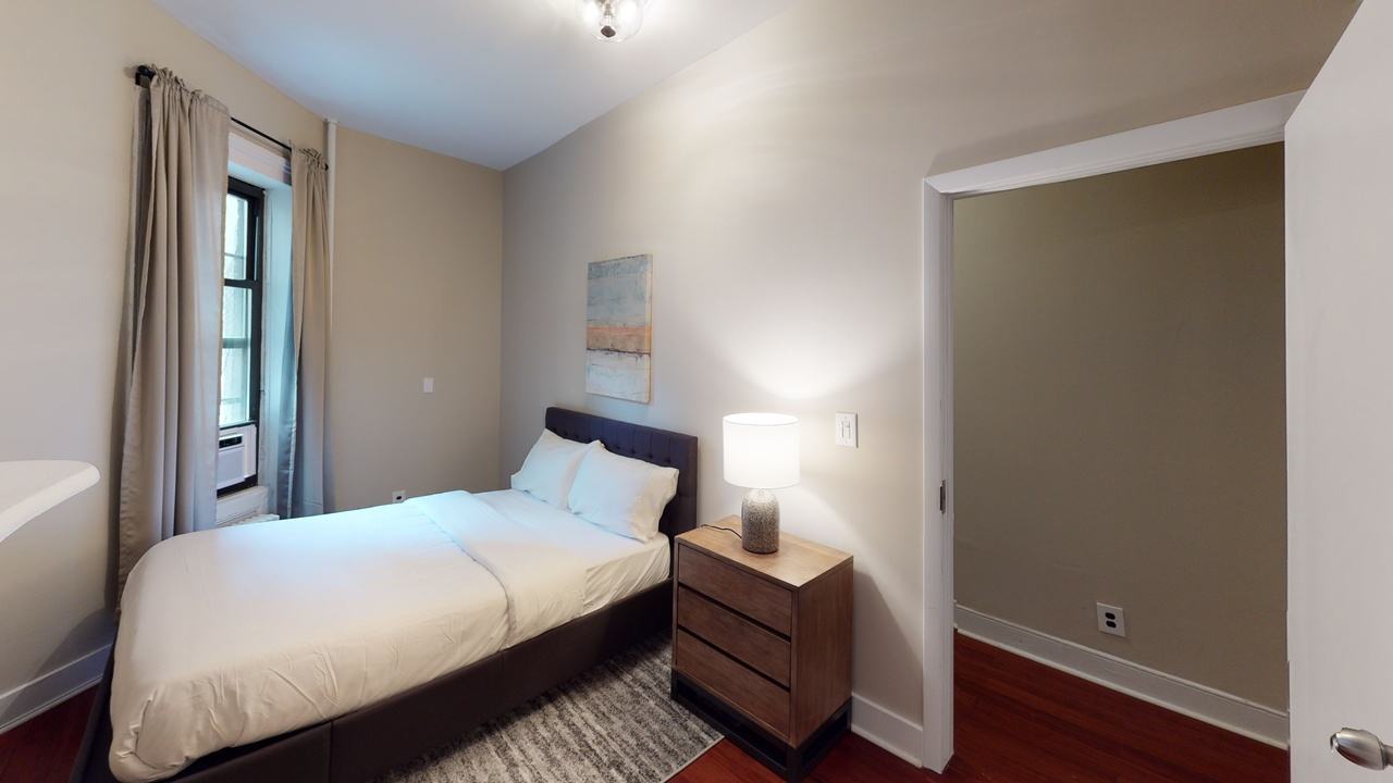 #486: Hell's Kitchen - Full Bedroom B - #486: Hell's Kitchen - Gallery - 2