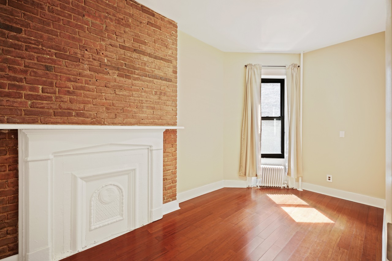 #486: Hell's Kitchen - Full Bedroom B - #486: Hell's Kitchen - Gallery - 3