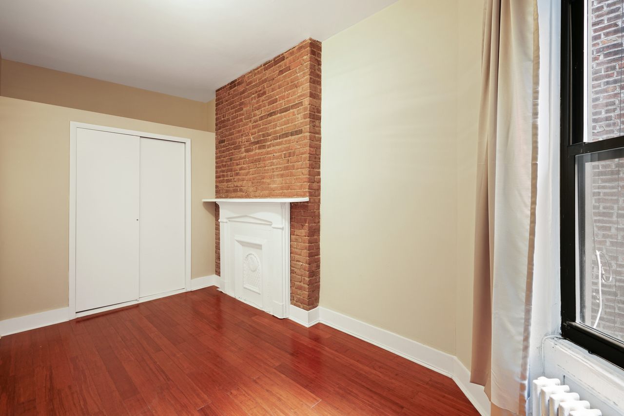#486: Hell's Kitchen - Full Bedroom B - #486: Hell's Kitchen - Gallery - 5