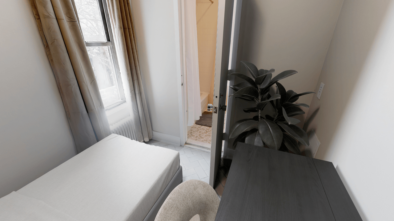  #486: Hell's Kitchen - Twin Bedroom C W/Private Bathroom  -  #486: Hell's Kitchen  - Gallery -  15