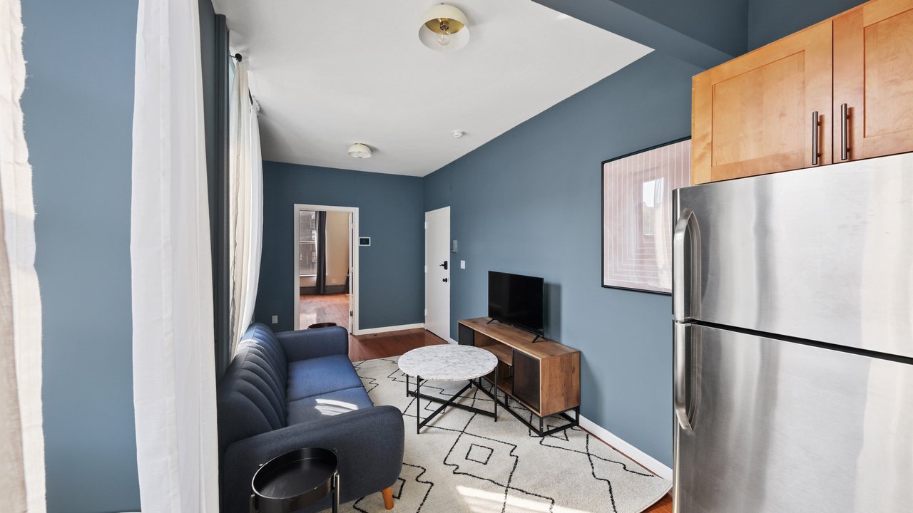 #582: East Harlem - Queen Bedroom B - 5