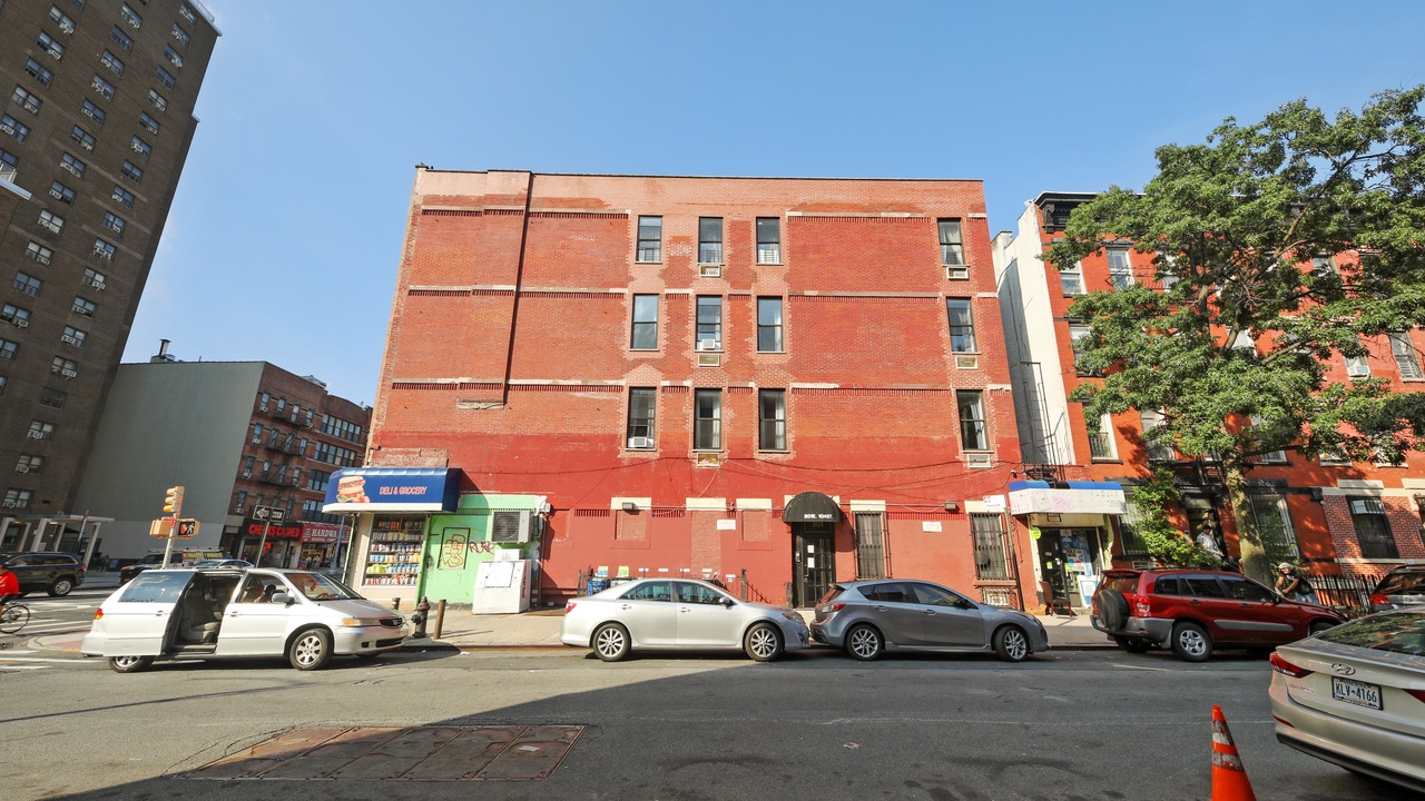 #582: East Harlem - Queen Bedroom A - #582: East Harlem - Gallery - 14