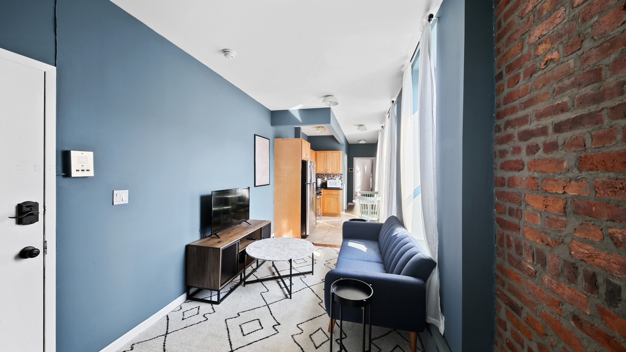  #582: East Harlem - Queen Bedroom A  -  #582: East Harlem  - Gallery -  11