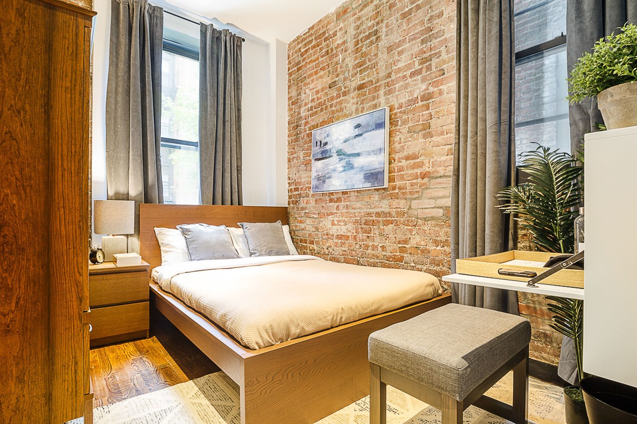 #181: Upper East Side - Full Bedroom A - 9