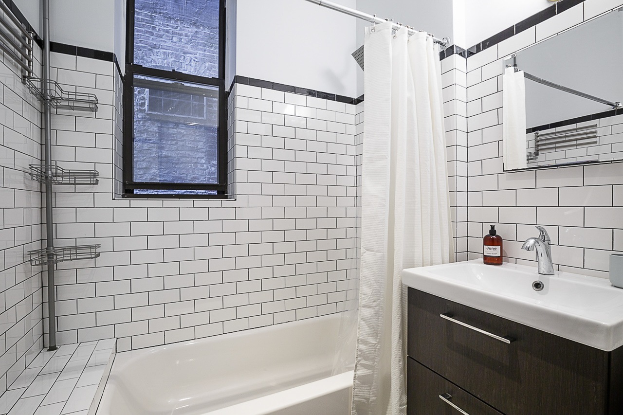 #181: Upper East Side - Twin Bedroom C - #181: Upper East Side - Gallery - 6