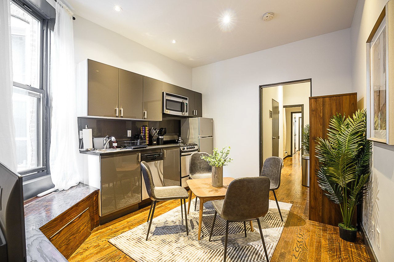 #181: Upper East Side - Full Bedroom D - 3