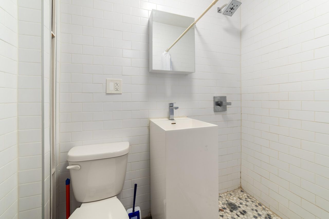 #1412: East Village - 1 Bedroom (Full) - 9