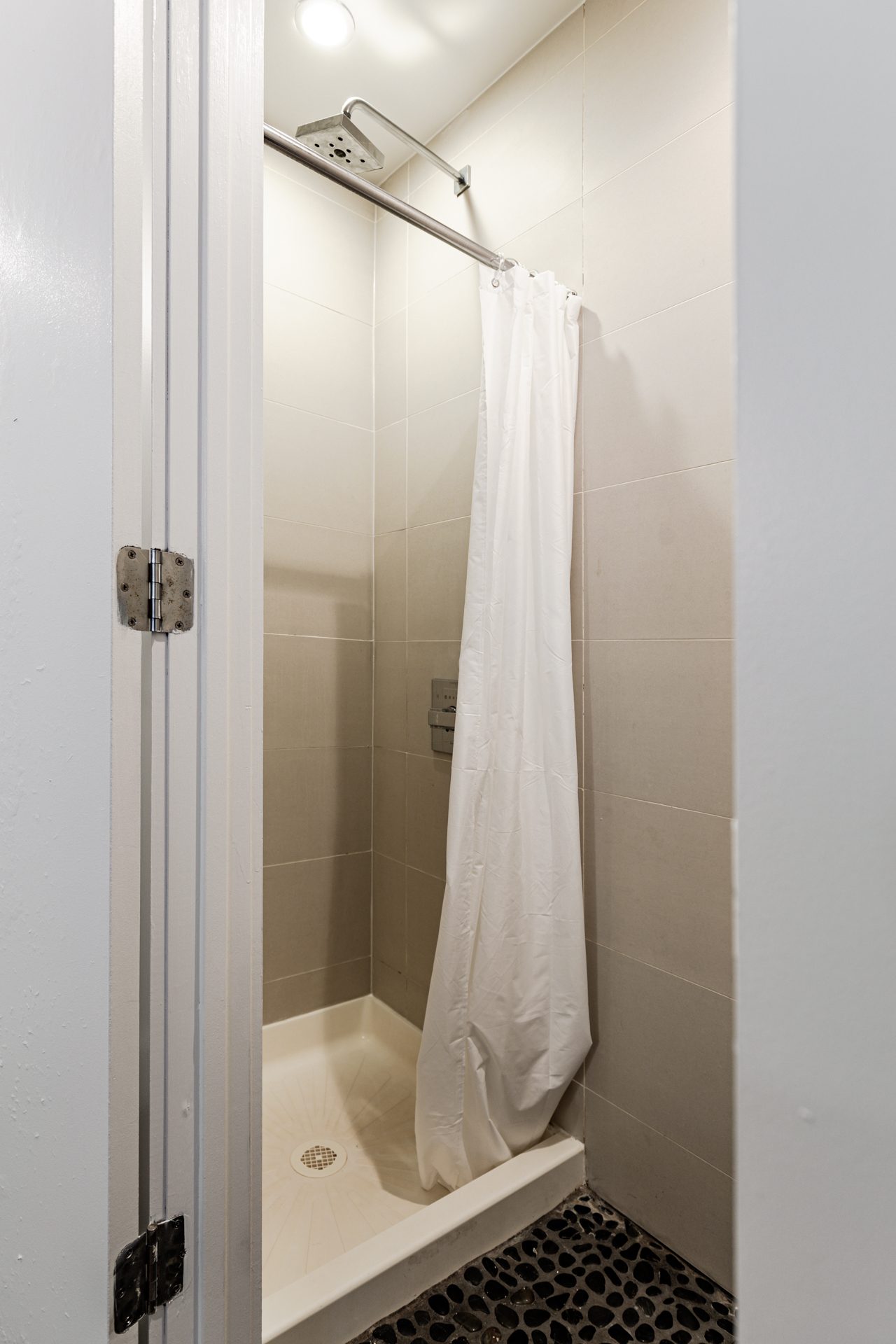#1724: Crown Heights - Queen Bedroom C - #1724: Crown Heights - Gallery - 9