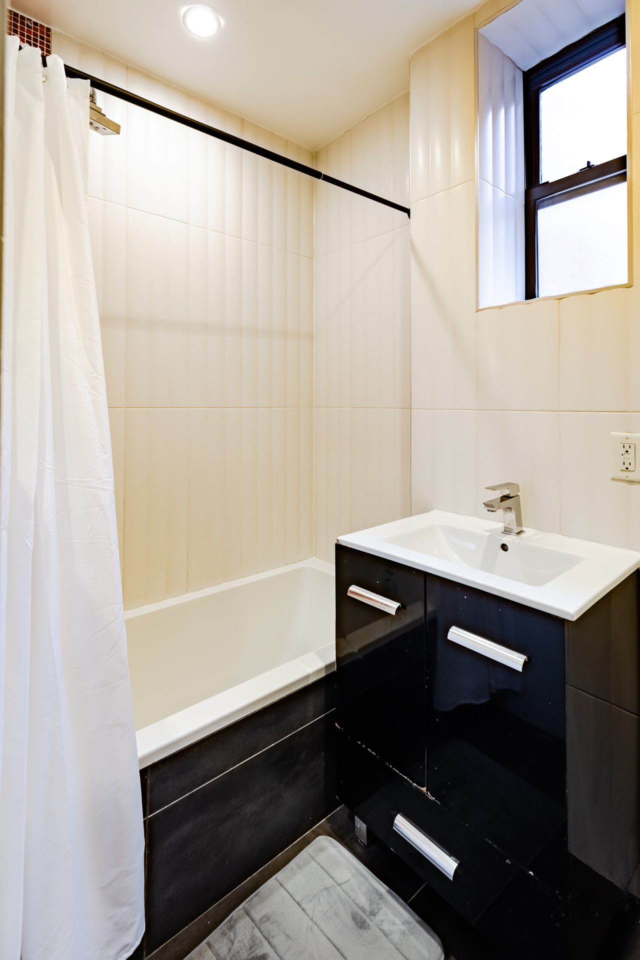 #1724: Crown Heights - Queen Bedroom C - #1724: Crown Heights - Gallery - 10