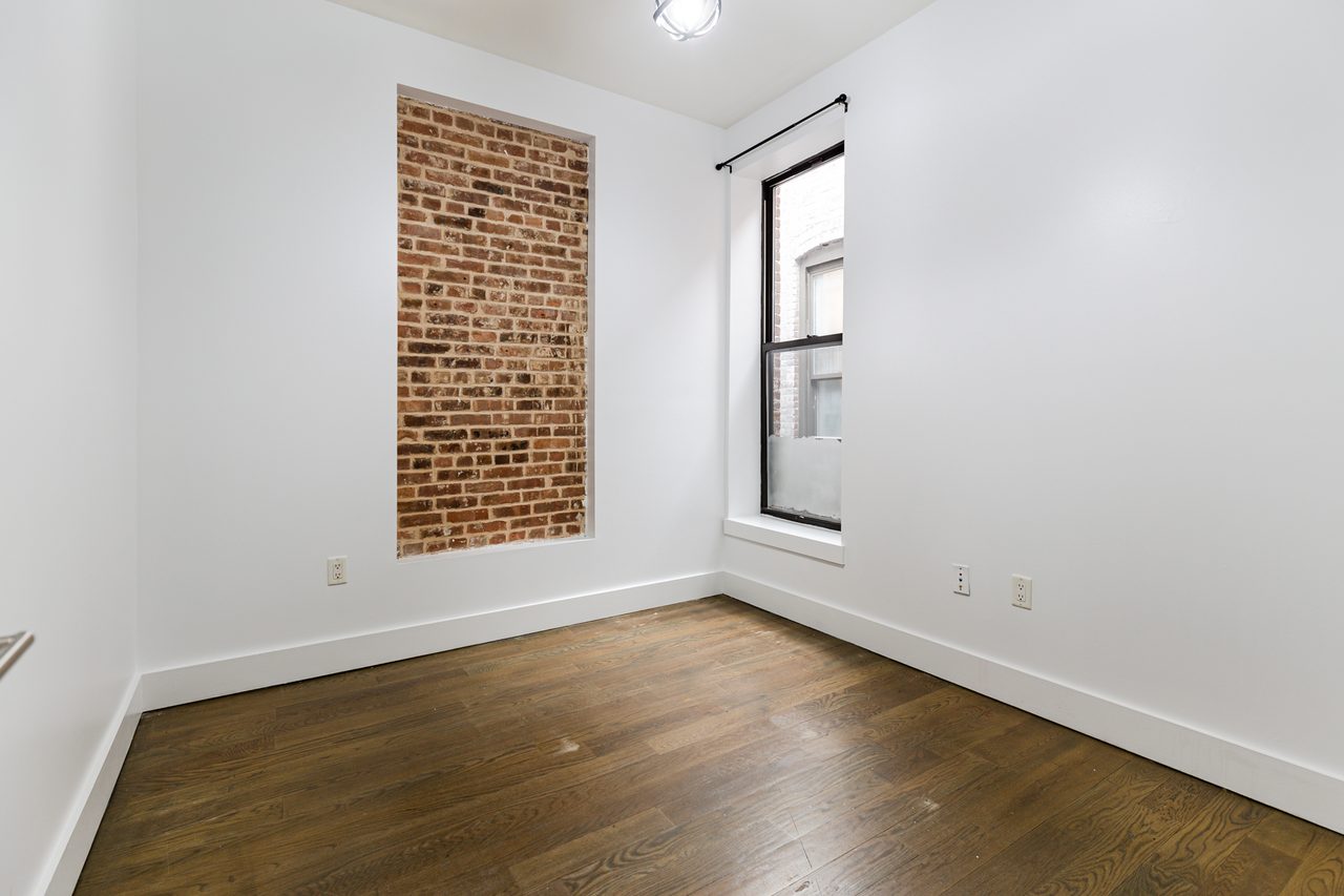 #1724: Crown Heights - Queen Bedroom C - #1724: Crown Heights - Gallery - 1