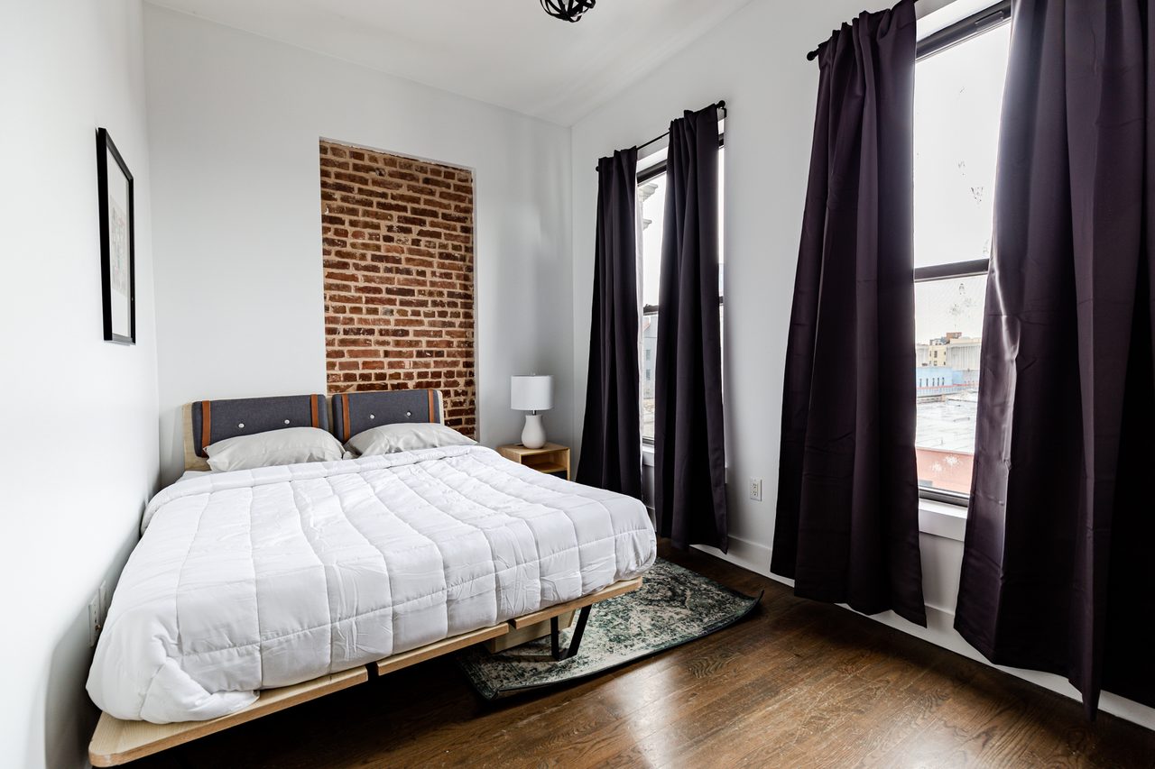 #1724: Crown Heights - Queen Bedroom D - #1724: Crown Heights - Gallery - 1
