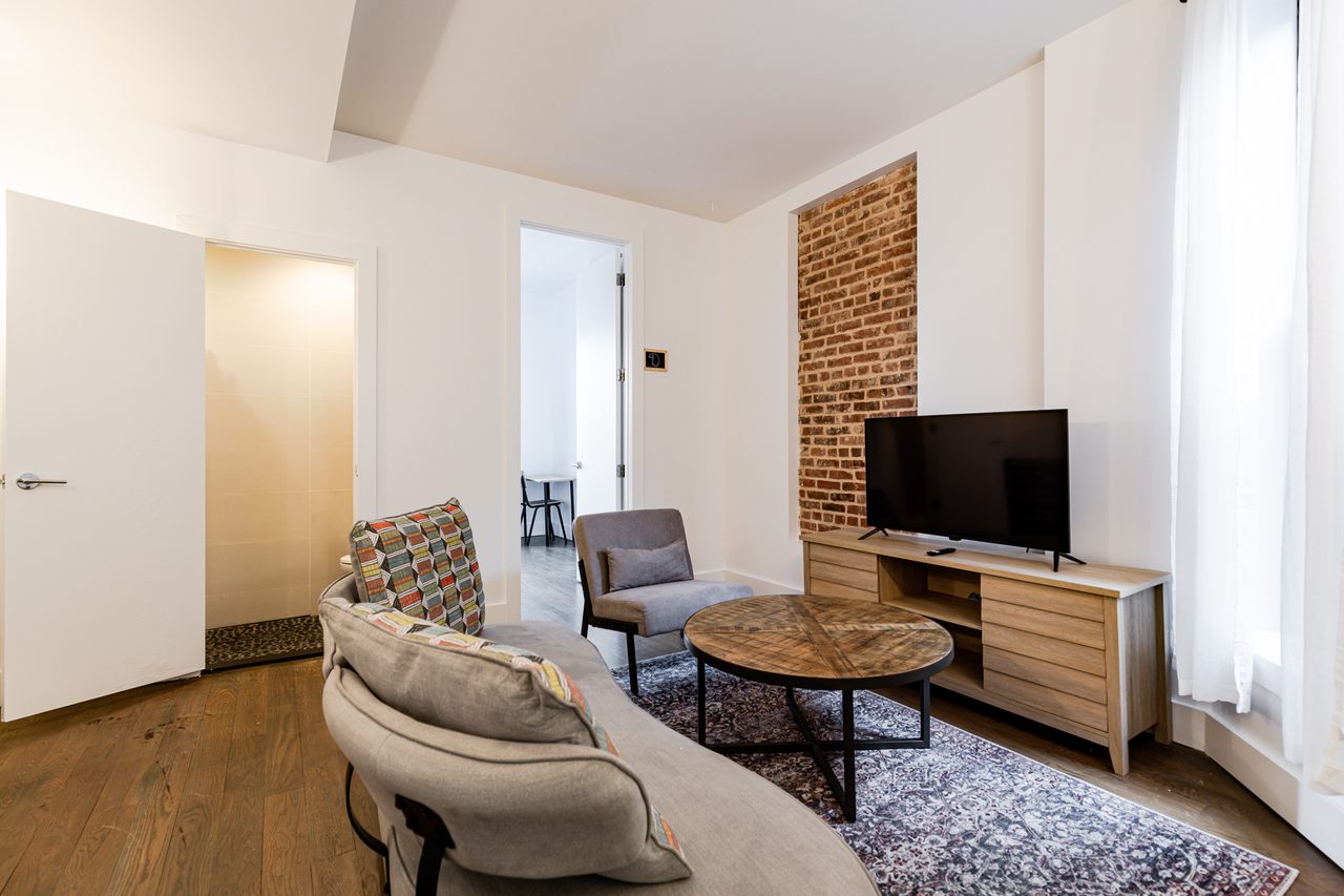 #1724: Crown Heights - Queen Bedroom D - #1724: Crown Heights - Gallery - 6