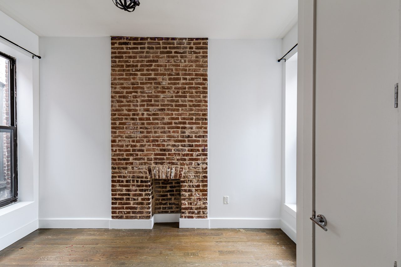 #1724: Crown Heights - Queen Bedroom B - #1724: Crown Heights - Gallery - 3