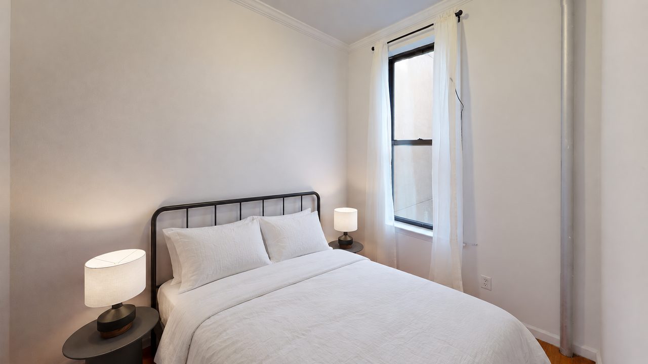 #1794: East Village - Full Room C - 1