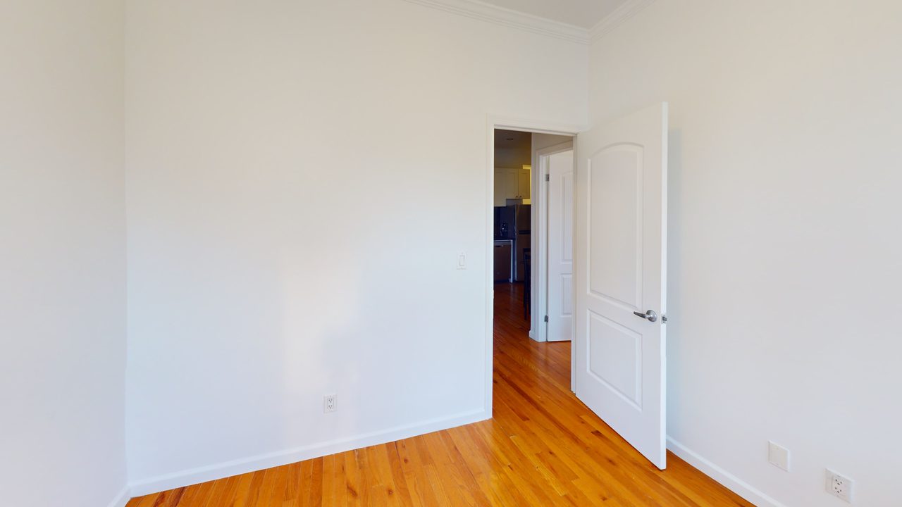 #1794: East Village - Queen Bedroom A - 6