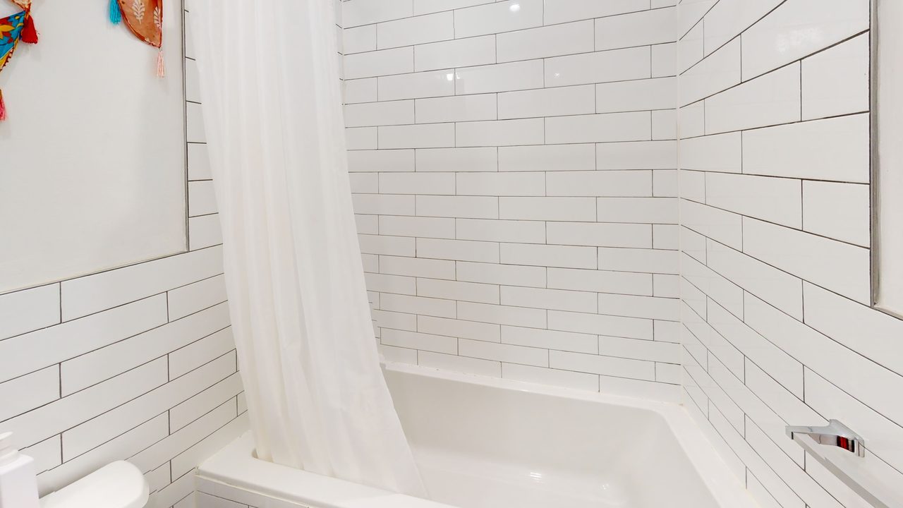  #1737: Greenpoint - Queen Bedroom B  -  #1737: Greenpoint  - Gallery -  5