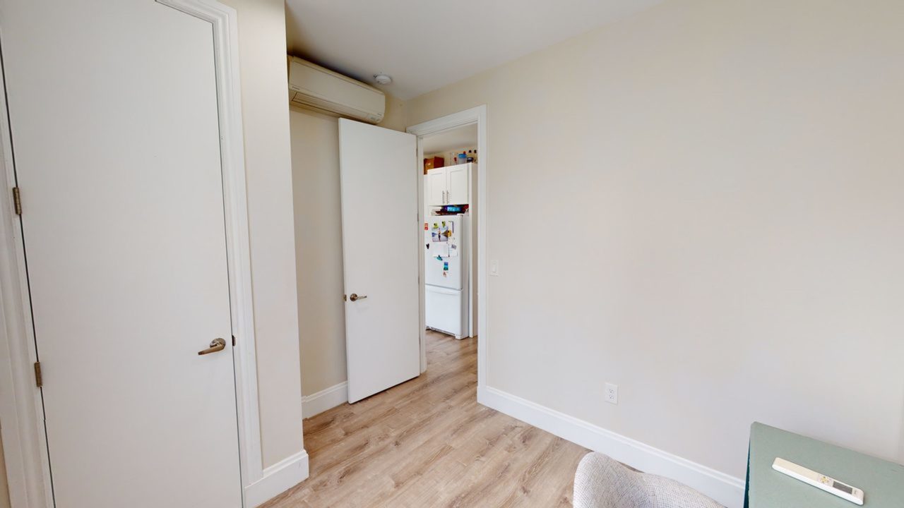 #1737: Greenpoint - Queen Bedroom C - #1737: Greenpoint - Gallery - 6