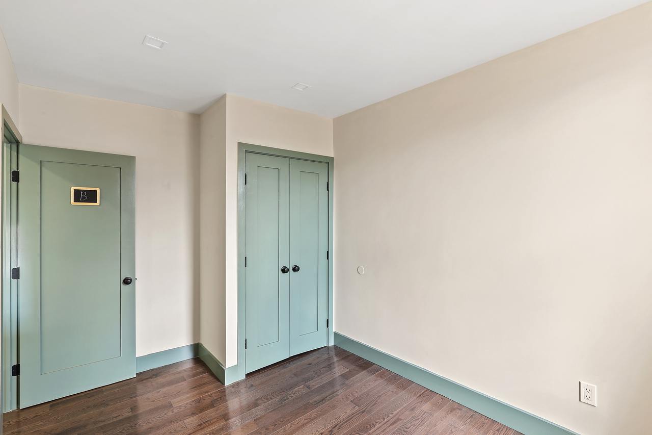 #499: East Harlem - Queen Bedroom B - 3