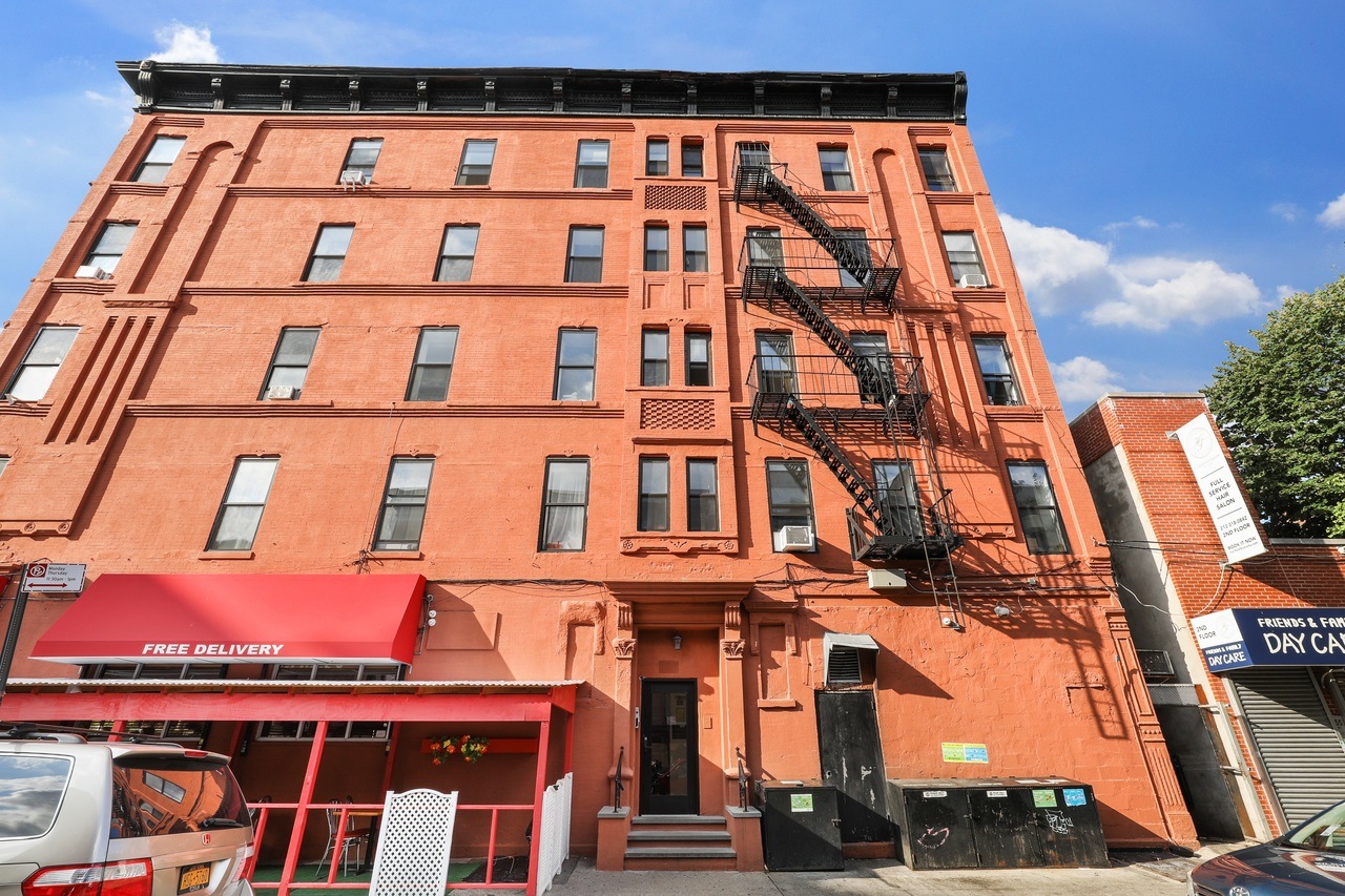 #499: East Harlem - Queen Bedroom B - 18
