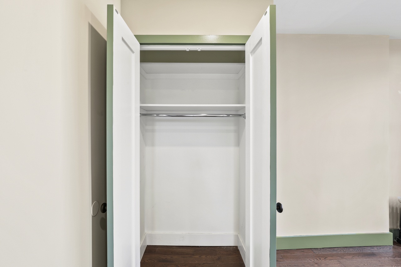  #499: East Harlem - Queen Bedroom A  -  #499: East Harlem  - Gallery -  6