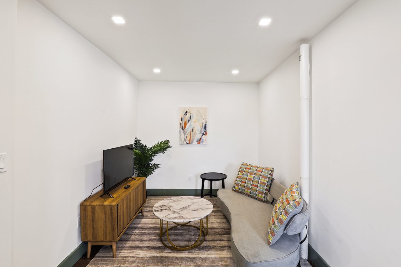 #499: East Harlem - Queen Bedroom A - #499: East Harlem - Gallery - 1