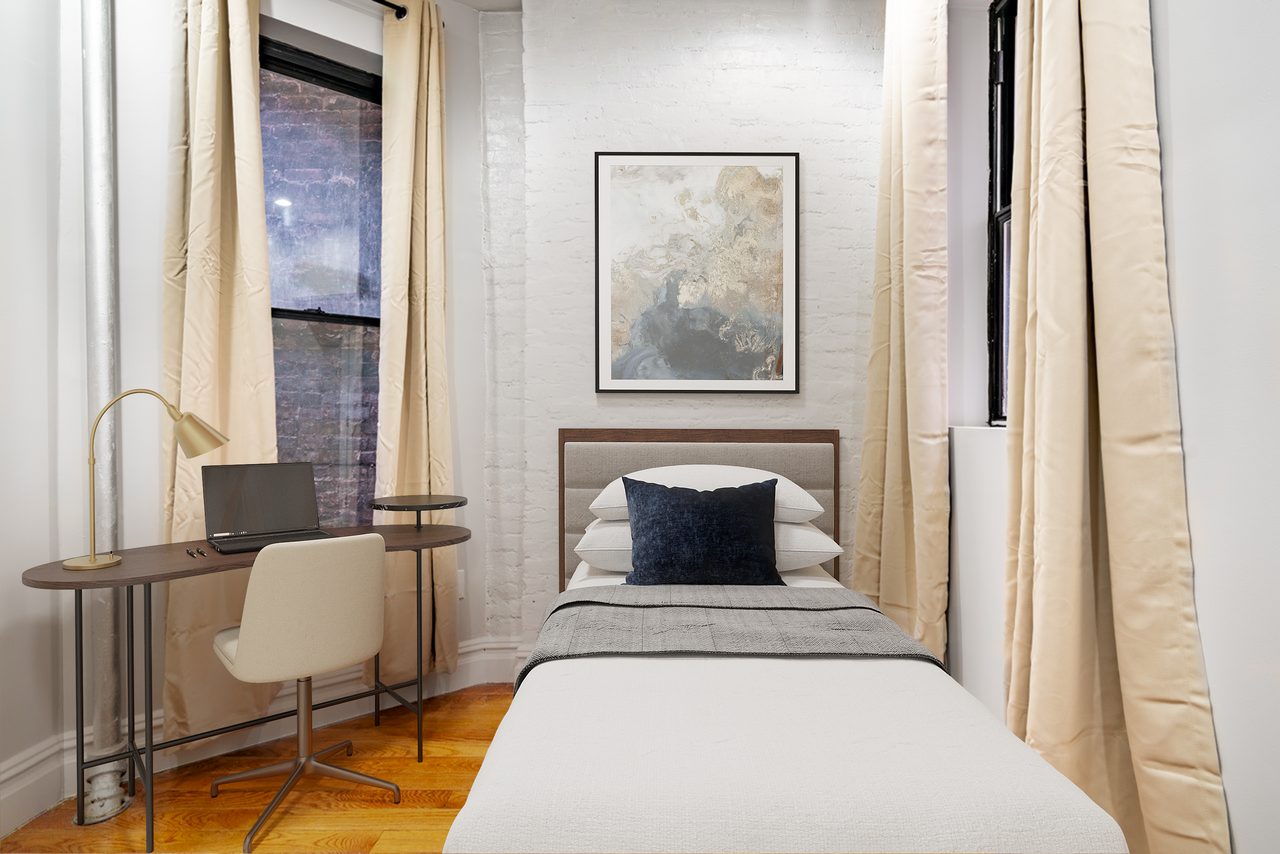 #1100: Columbus Circle - Twin Bedroom A - 1