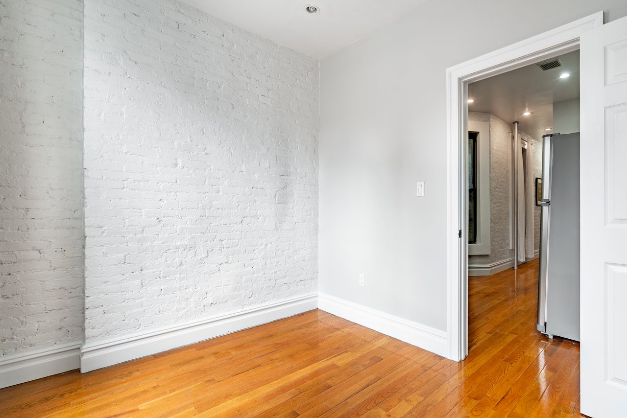 #1100: Columbus Circle - Full Bedroom B - 11