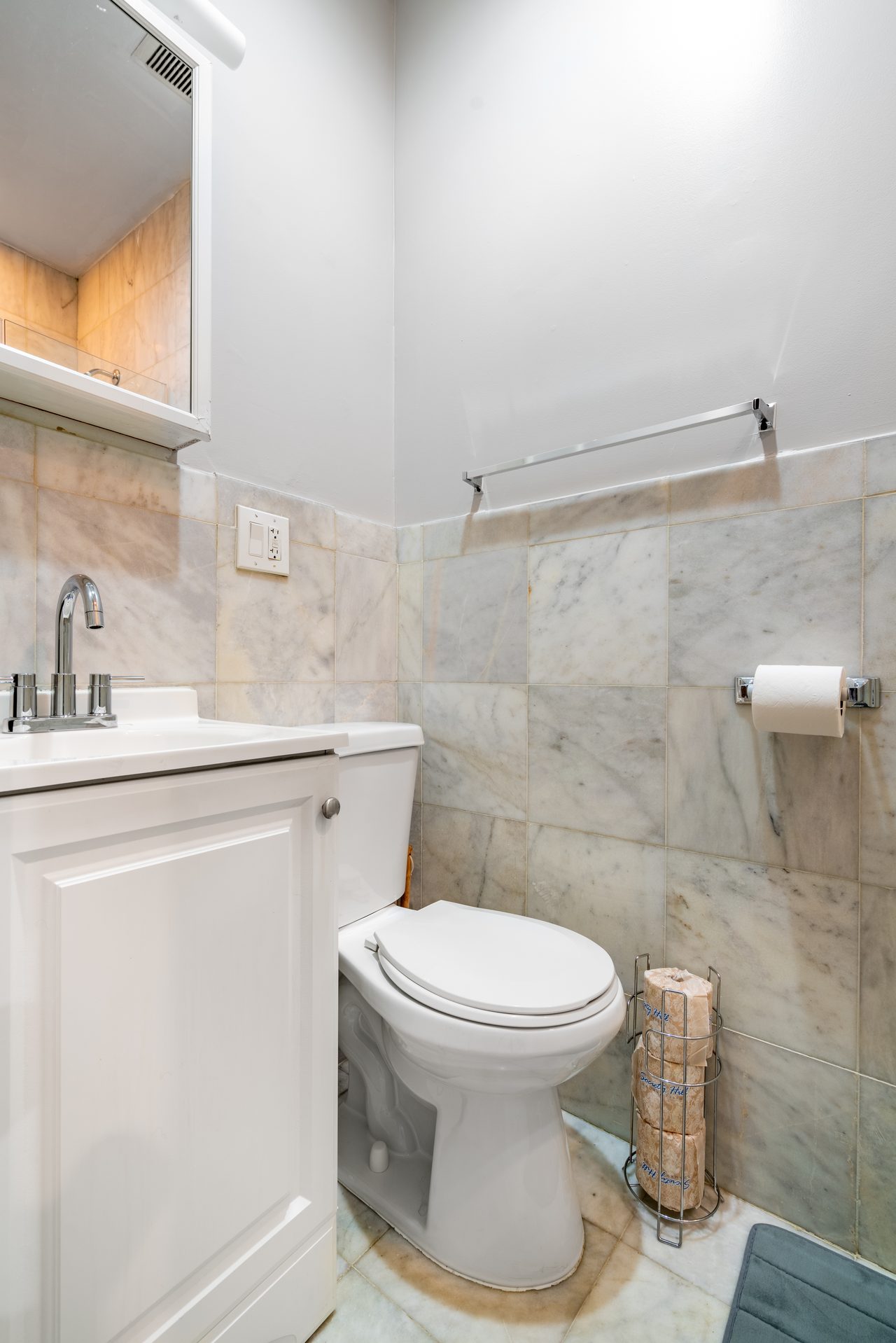 #1100: Columbus Circle - Full Bedroom B - 6