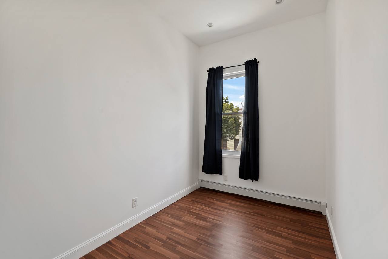 #504: Bushwick - Full Bedroom C - 17