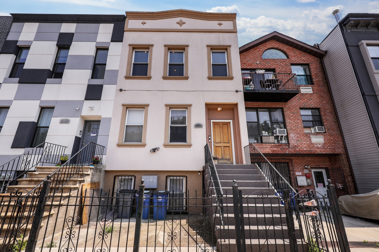 #504: Bushwick - Queen Bedroom D - 2