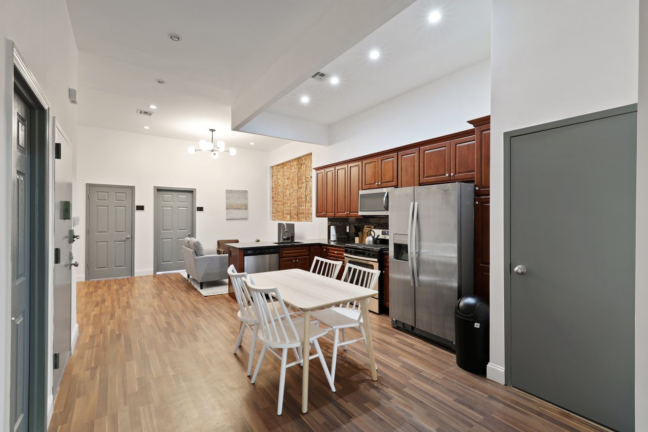 #504: Bushwick - Queen Bedroom A - #504: Bushwick - Gallery - 10