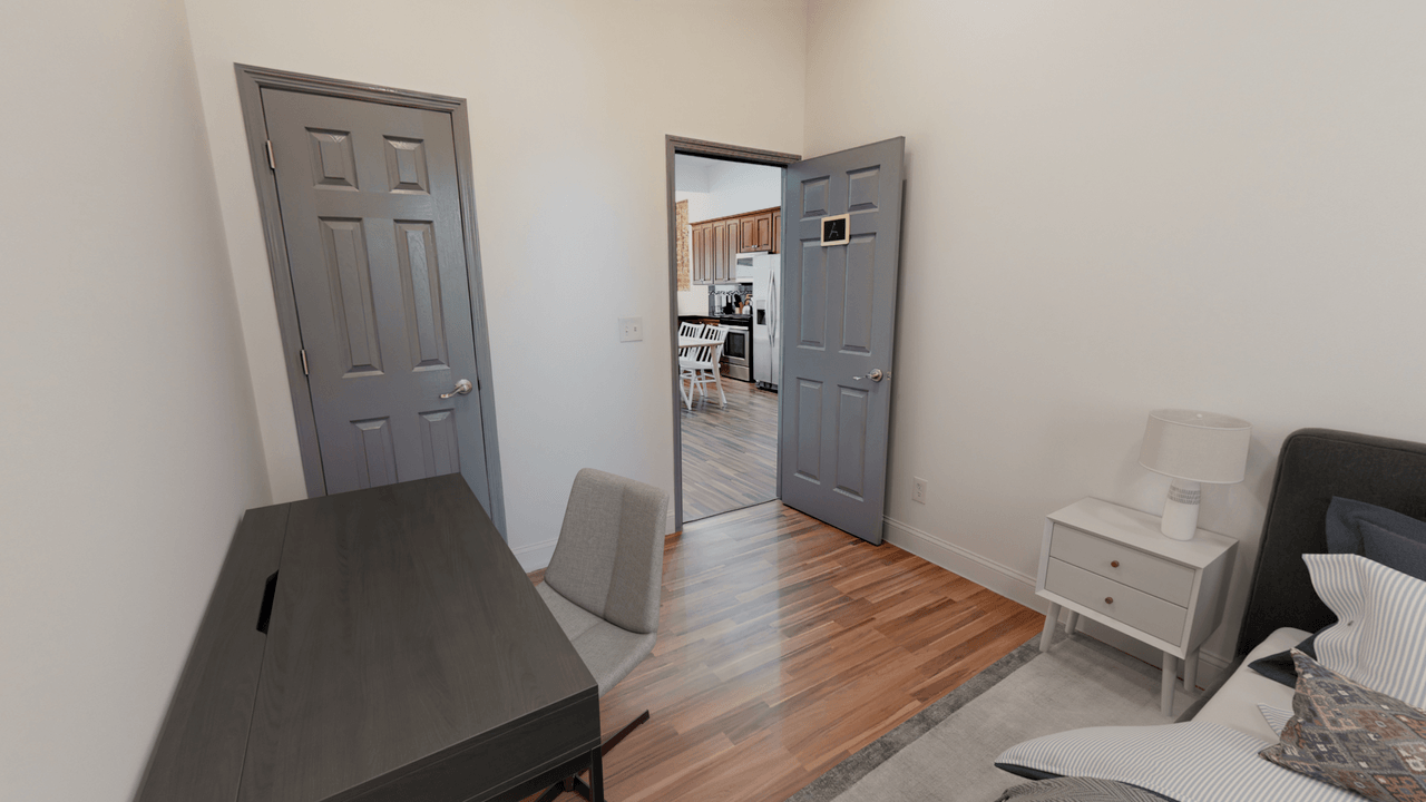 #504: Bushwick - Queen Bedroom A - 13