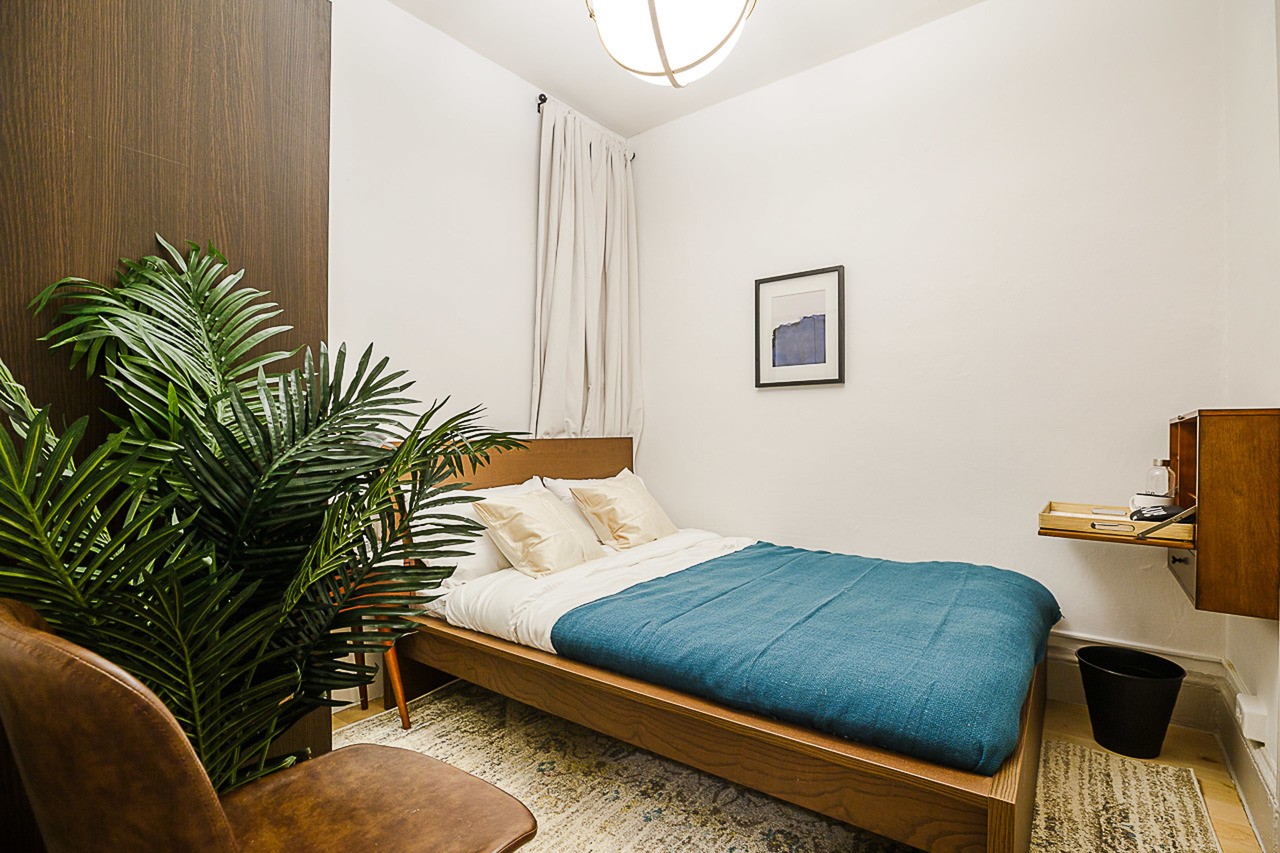  #183: Hell's Kitchen - Full Bedroom B  -  #183: Hell's Kitchen  - Gallery -  2