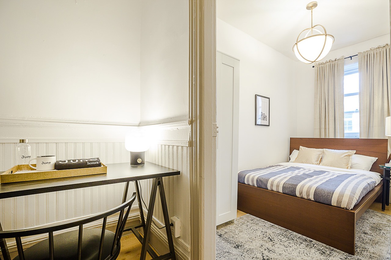  #183: Hell's Kitchen - Full Bedroom E  -  #183: Hell's Kitchen  - Gallery -  2