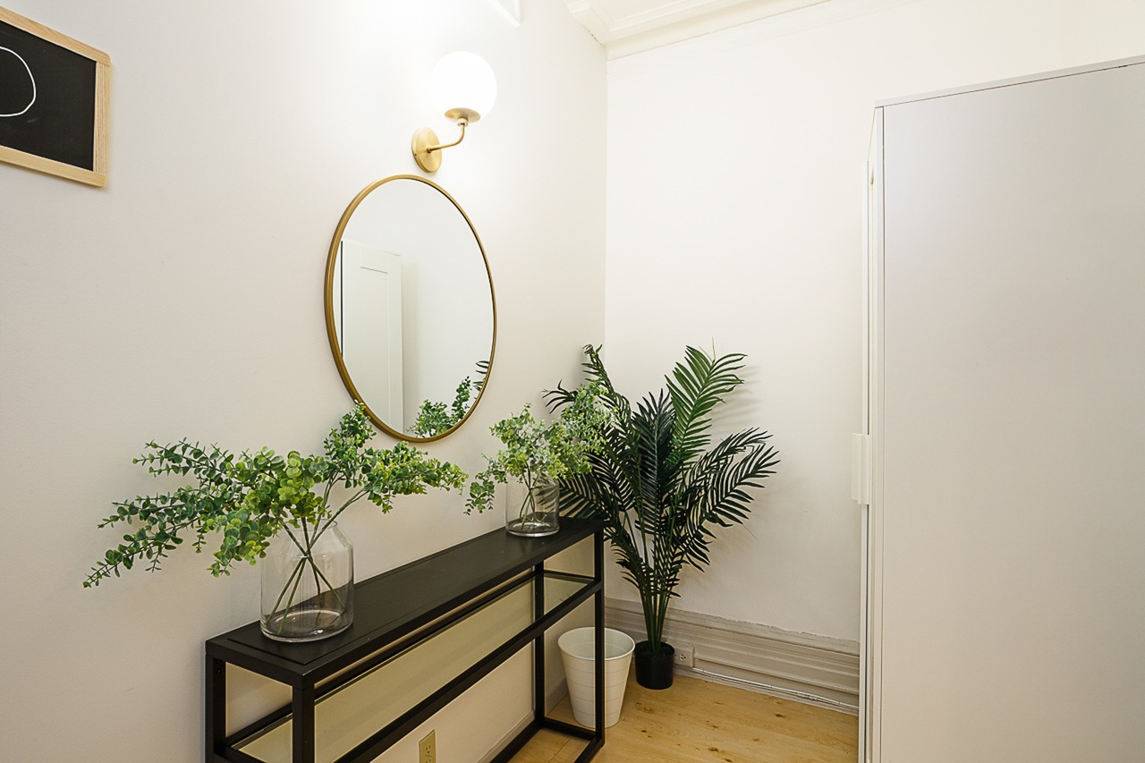  #183: Hell's Kitchen - Full Bedroom E  -  #183: Hell's Kitchen  - Gallery -  6