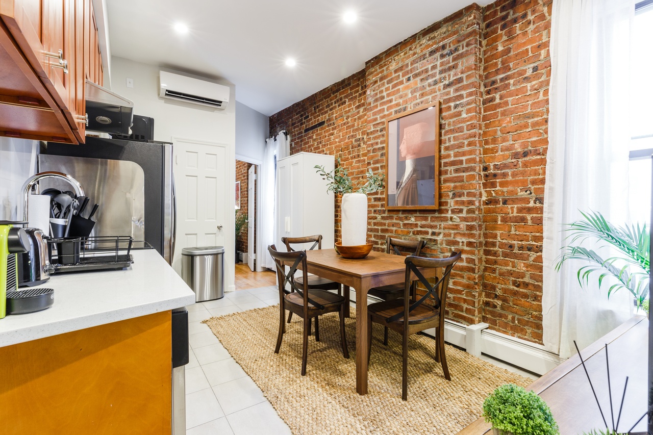 #299: Midtown East - Queen Bedroom C W/Private Bathroom - #299: Midtown East - Gallery - 4