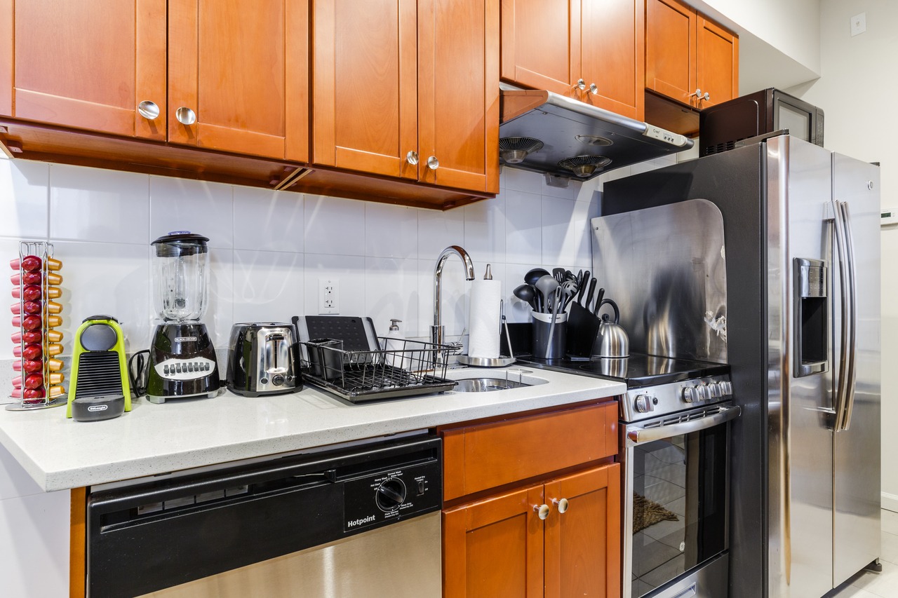  #299: Midtown East - Queen Bedroom C W/Private Bathroom  -  #299: Midtown East  - Gallery -  6