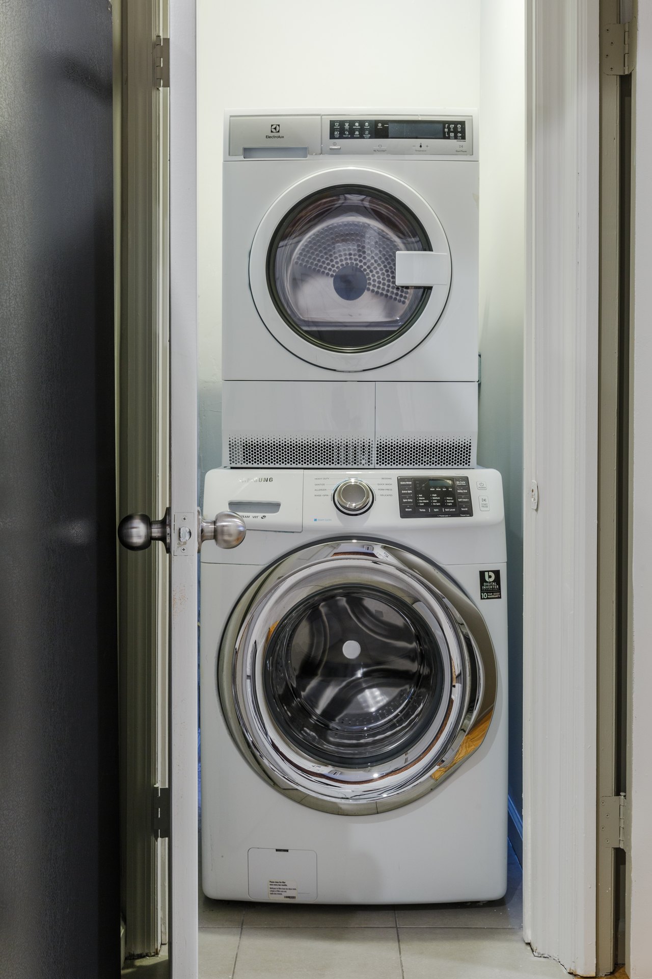 #299: Midtown East - Queen Bedroom C W/Private Bathroom - #299: Midtown East - Gallery - 8