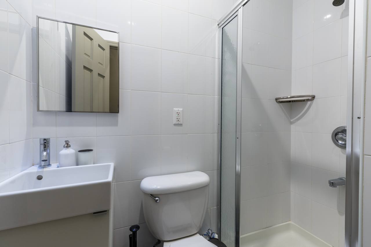 #299: Midtown East - Queen Bedroom C W/Private Bathroom - #299: Midtown East - Gallery - 7