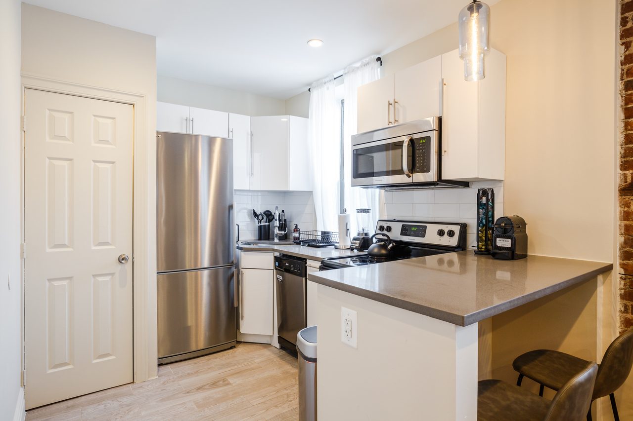 #221: Upper West Side - Queen Bedroom C  -  #221: Upper West Side  - Gallery -  4