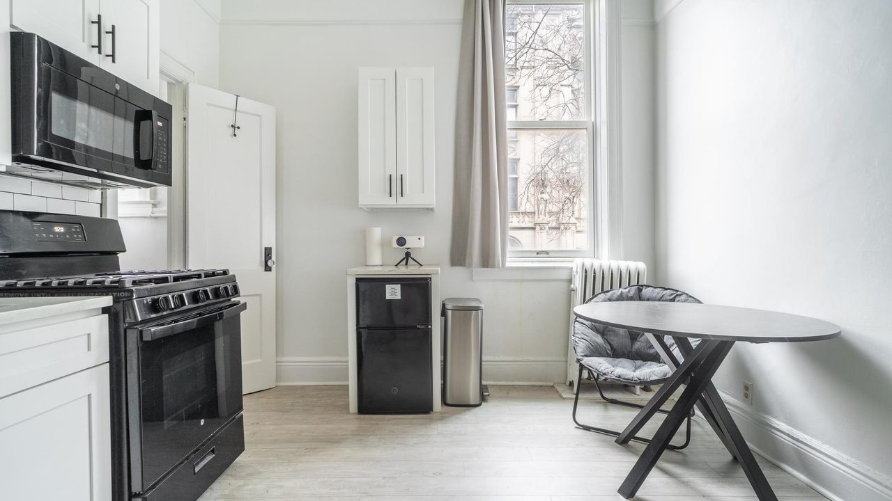 #1331: Clinton Hill - Studio (Twin) - 9