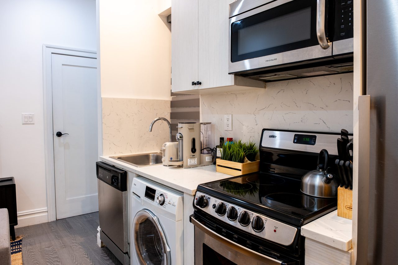 #720: Columbus Circle - 1 Bedroom (Queen) - #720: Columbus Circle - Gallery - 5