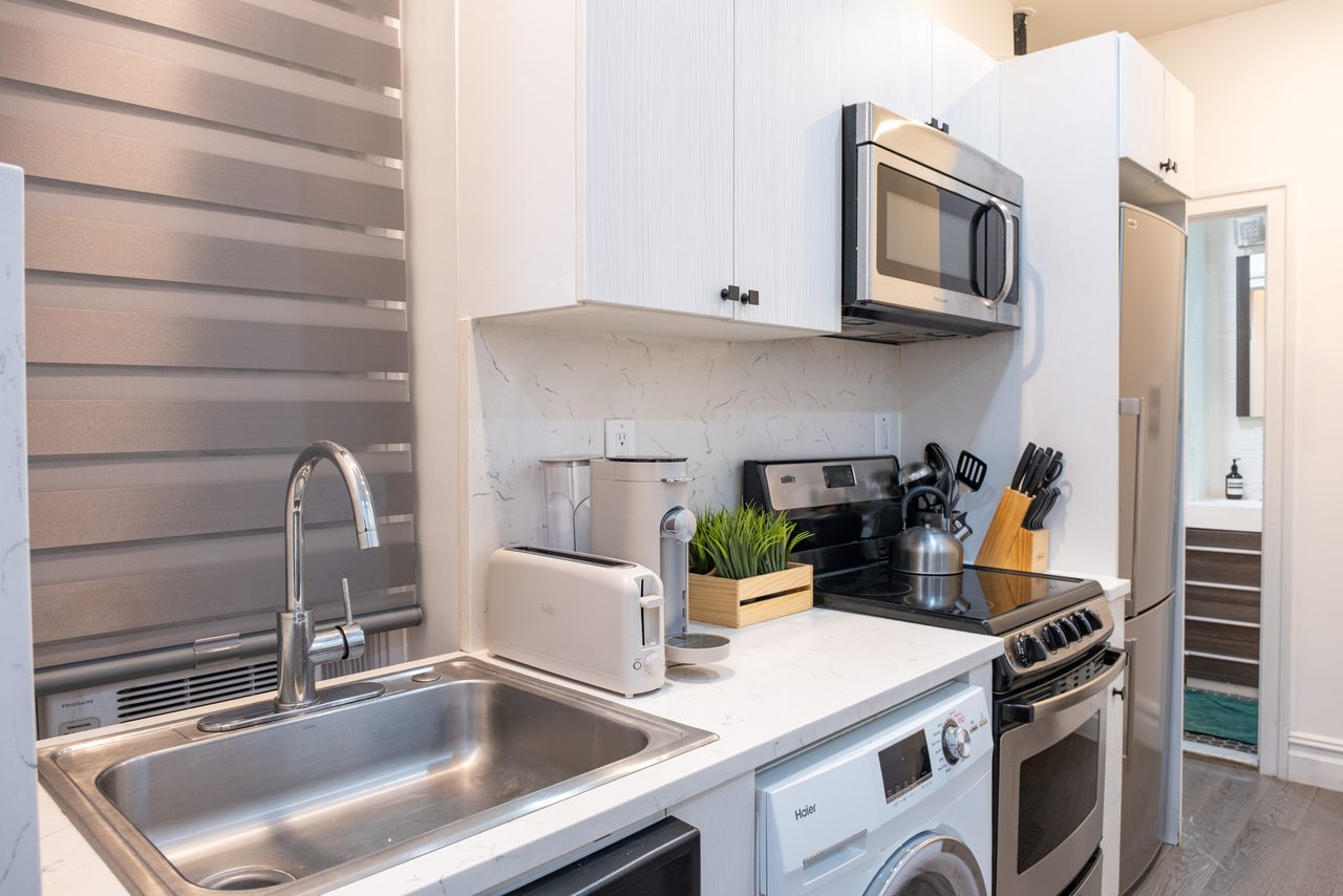 #720: Columbus Circle - 1 Bedroom (Queen) - #720: Columbus Circle - Gallery - 4