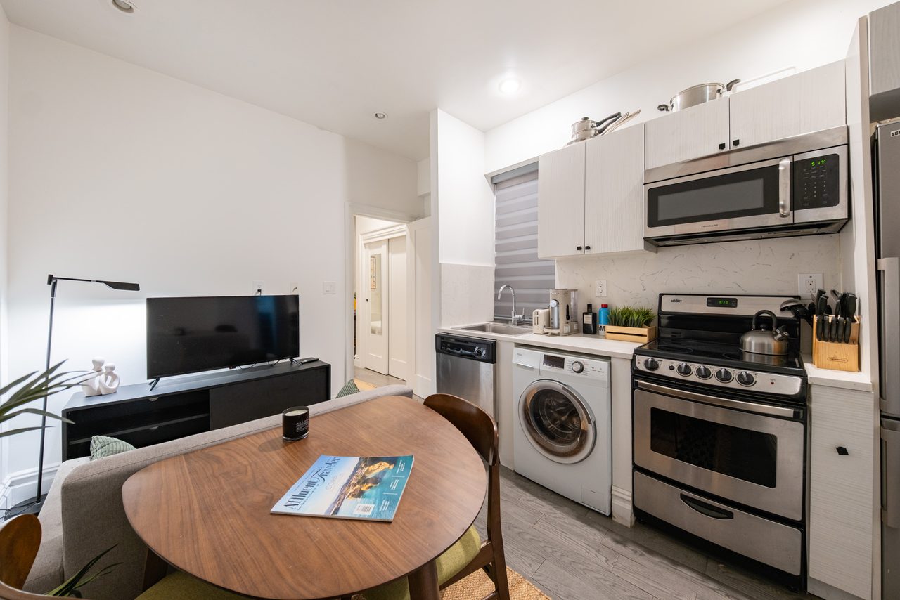  #720: Columbus Circle - 1 Bedroom (Queen)  -  #720: Columbus Circle  - Gallery -  1