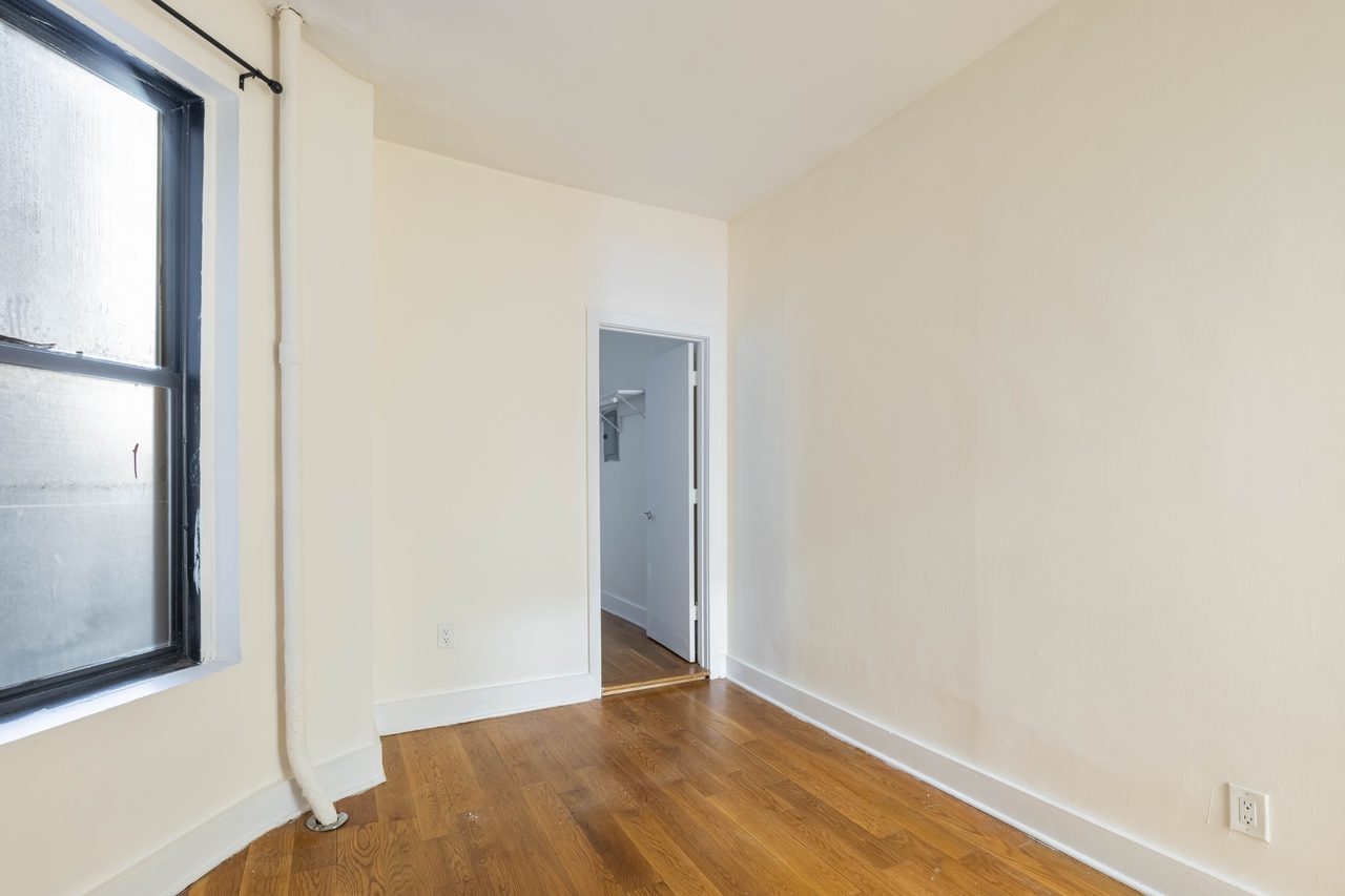 #1305: Upper West Side - Full Bedroom A - 4