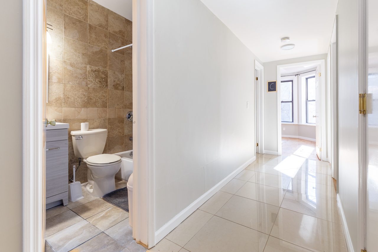 #1571: Prospect Lefferts Gardens - Queen Bedroom A - 13